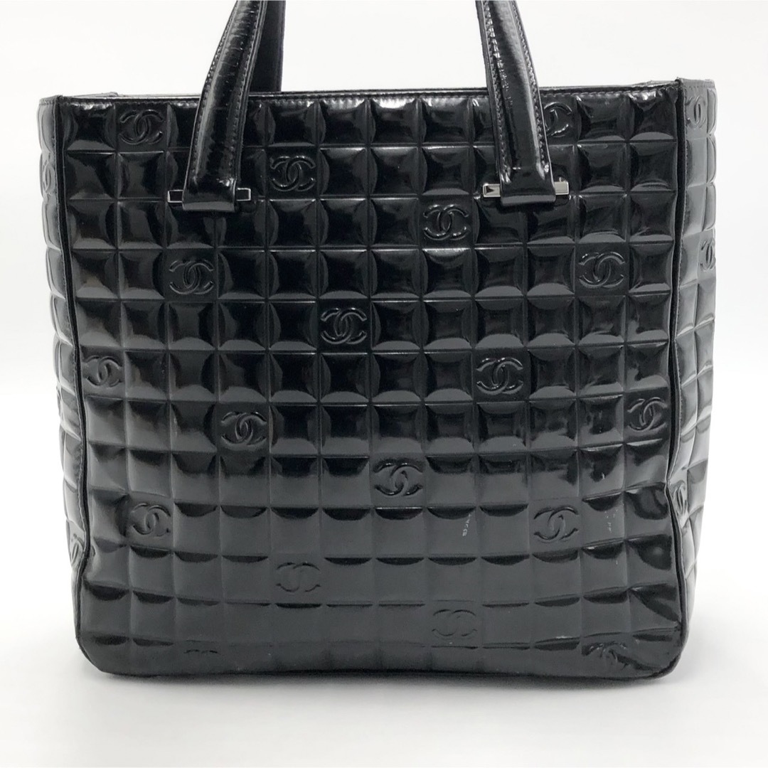 CHANEL(シャネル)のカードありCHANEL チョコバー パテント トートバック ココマーク ブラック レディースのバッグ(トートバッグ)の商品写真