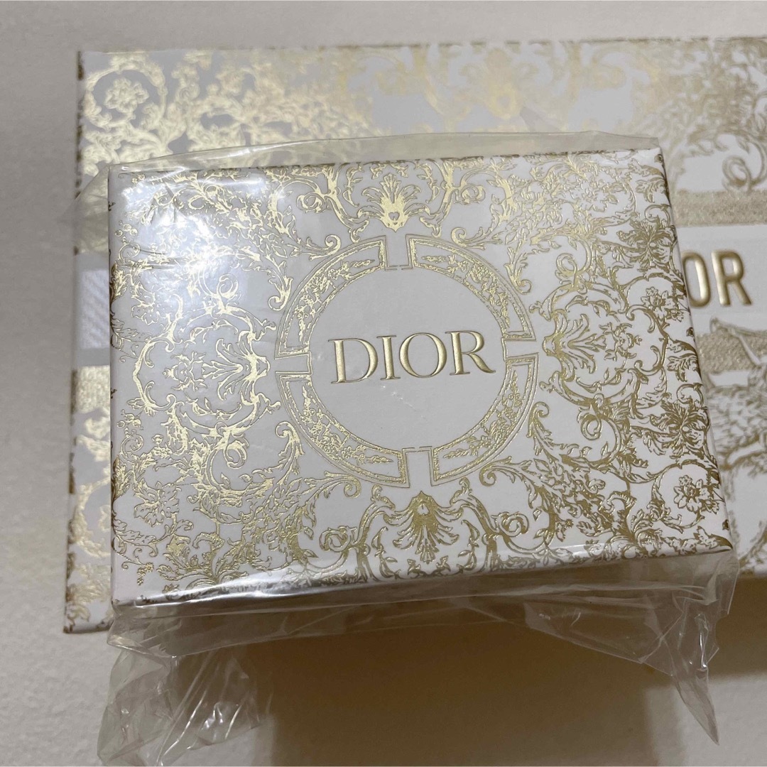 Christian Dior(クリスチャンディオール)のディオール プラチナ会員限定 ジュエリーボックス 2023ホリデー  新品未開封 インテリア/住まい/日用品のインテリア小物(小物入れ)の商品写真