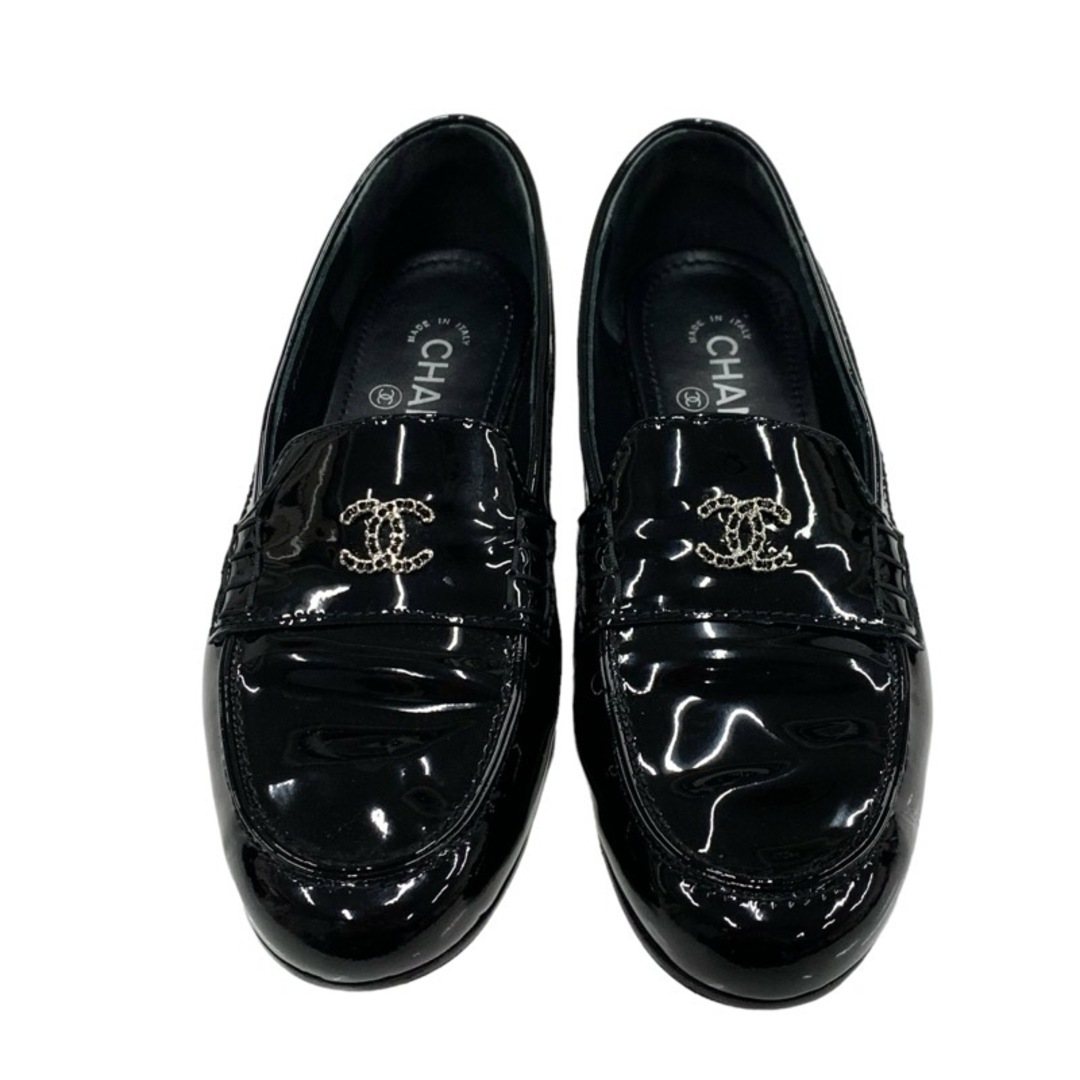 CHANEL(シャネル)のシャネル CHANEL ローファー 革靴 フラットシューズ 靴 シューズ ココマーク チェーン パテント ブラック 黒 レディースの靴/シューズ(ローファー/革靴)の商品写真