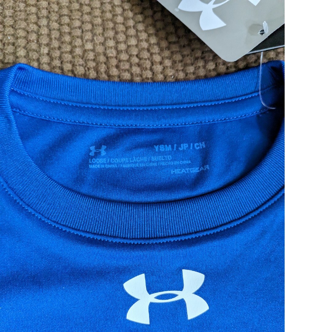 UNDER ARMOUR(アンダーアーマー)のUNDER ARMOUR　ボーイズトレーニング半袖Tシャツ　キッズ　ブルー スポーツ/アウトドアのトレーニング/エクササイズ(その他)の商品写真