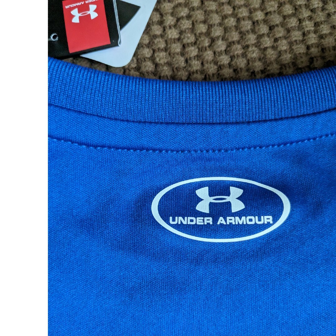 UNDER ARMOUR(アンダーアーマー)のUNDER ARMOUR　ボーイズトレーニング半袖Tシャツ　キッズ　ブルー スポーツ/アウトドアのトレーニング/エクササイズ(その他)の商品写真