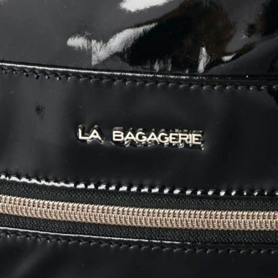 LA BAGAGERIE(ラバガジェリー)の半額★未使用　ラバガジェリー リュック B01-09-04 エナメルブラック レディースのバッグ(リュック/バックパック)の商品写真