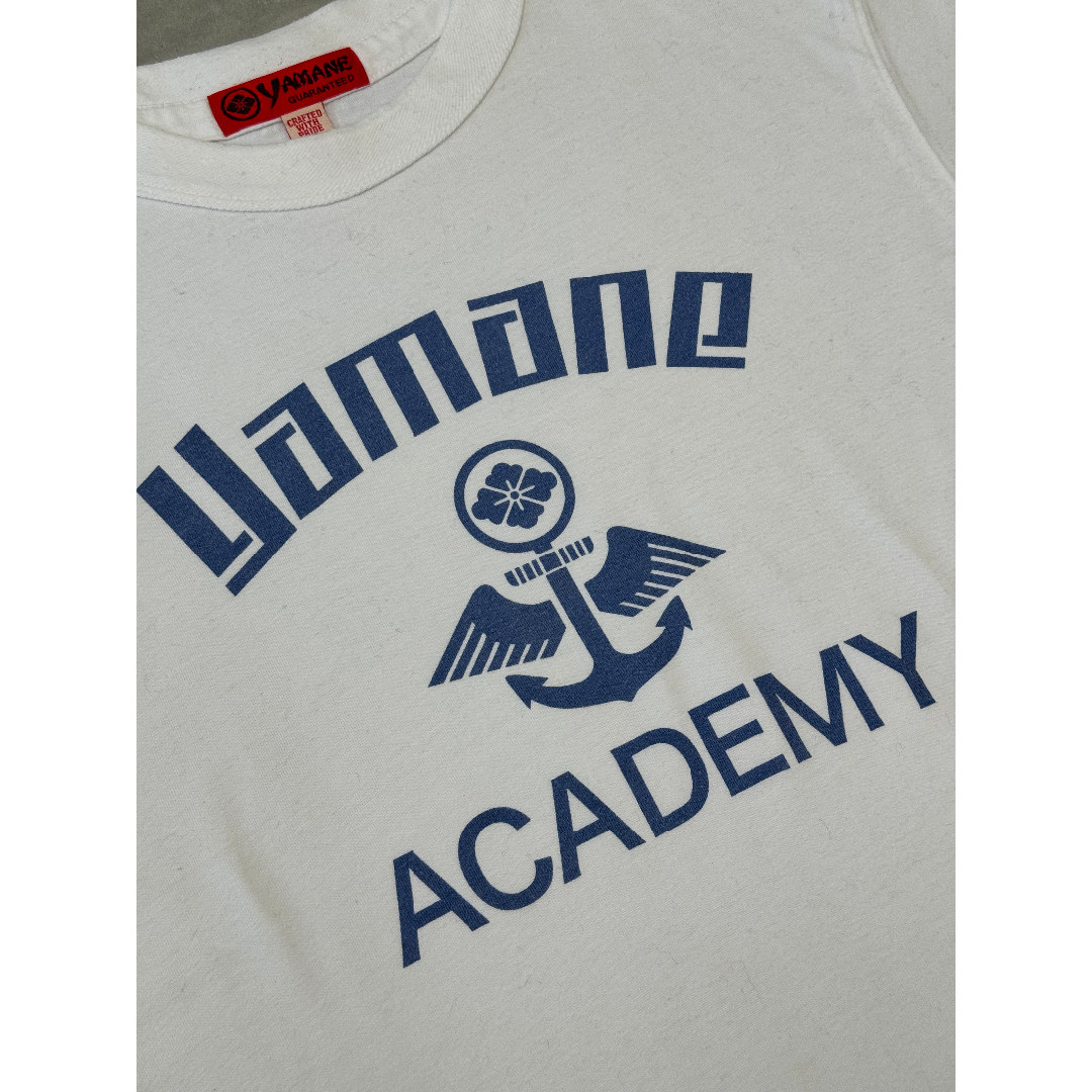 EVISU(エビス)のヤマネ アカデミーロゴ Tシャツ 40ホワイト YAMANE エビス EVISU メンズのトップス(Tシャツ/カットソー(半袖/袖なし))の商品写真