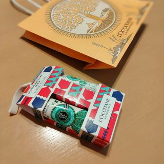 ロクシタン(L'OCCITANE)のスパークリングリーフ シア ハンド＆ネイル　ハンドクリームとネイルオイル(ネイルケア)