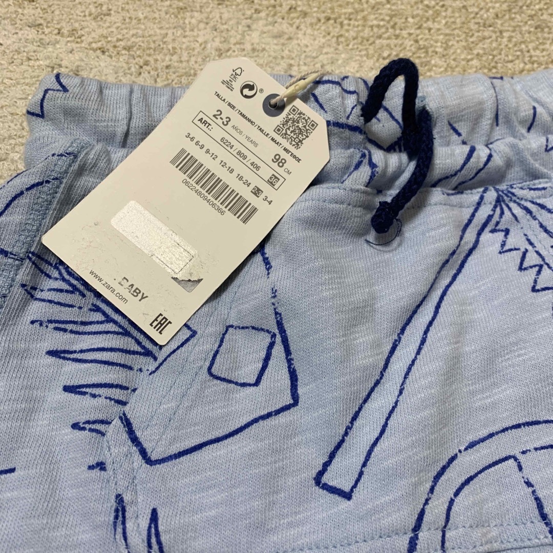 ZARA KIDS(ザラキッズ)の新品　パンツ98㌢ キッズ/ベビー/マタニティのキッズ服男の子用(90cm~)(パンツ/スパッツ)の商品写真