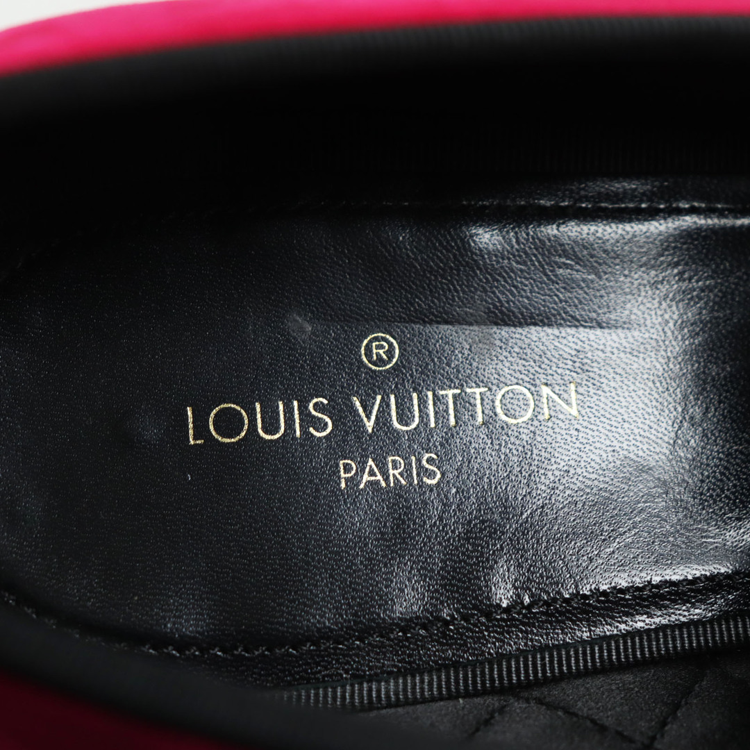 LOUIS VUITTON(ルイヴィトン)の【ドンドン見直し】良品 LOUIS VUITTON ルイヴィトン 2018年製 オートゥイユライン ベロア ロゴ刺繍 ローファー オペラシューズ ピンク 6 イタリア製 メンズ メンズの靴/シューズ(その他)の商品写真