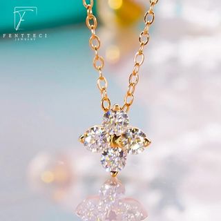 クローバー♡モアサナイトネックレス　シルバー925 モアッサナイト　お花モチーフ(ネックレス)