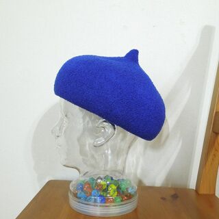 夏素材のとんがりベレー帽●ブルー