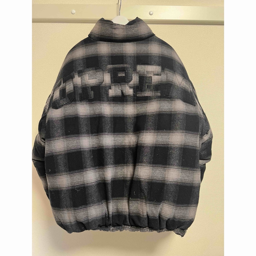 Supreme(シュプリーム)のsupreme flannel reversible puffer jacket メンズのジャケット/アウター(ダウンジャケット)の商品写真