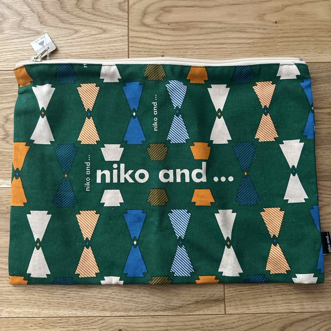 niko and...(ニコアンド)のニコアンド　niko and… ポーチ レディースのファッション小物(ポーチ)の商品写真