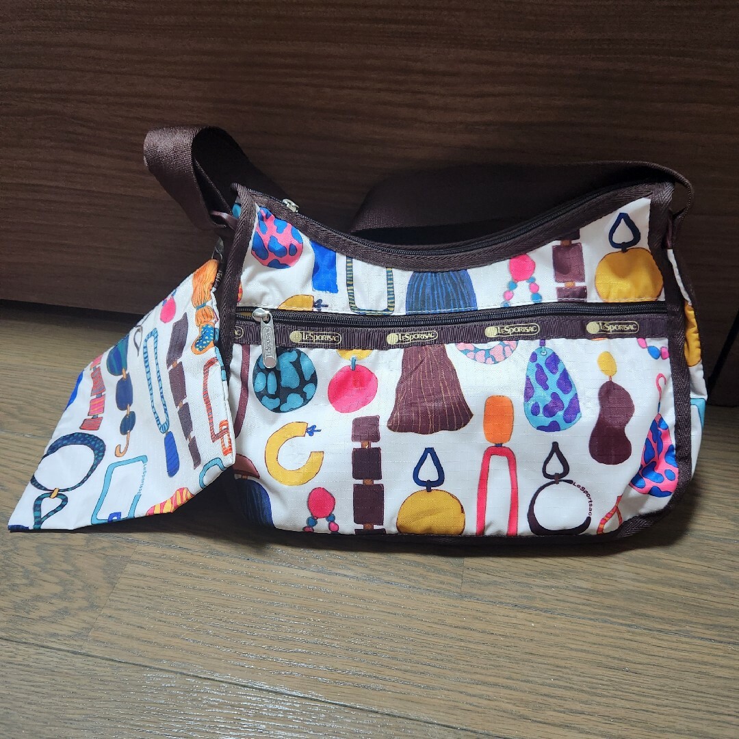 LeSportsac(レスポートサック)のレスポートサック LeSportsacバッグ 斜めがけバッグ レディースのバッグ(ショルダーバッグ)の商品写真