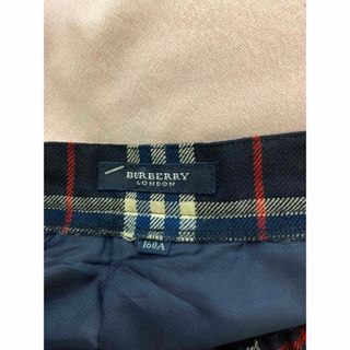 BURBERRY - 美品　バーバリーロンドンチェックスカート　紺チェック　160