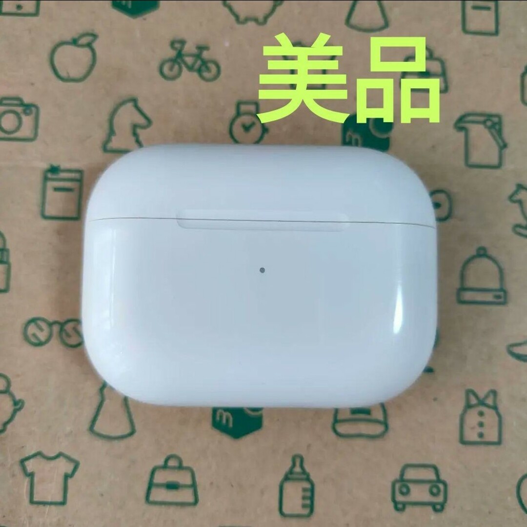 Apple(アップル)のApple AirPods Pro 充電ケースのみ 324 スマホ/家電/カメラのオーディオ機器(ヘッドフォン/イヤフォン)の商品写真