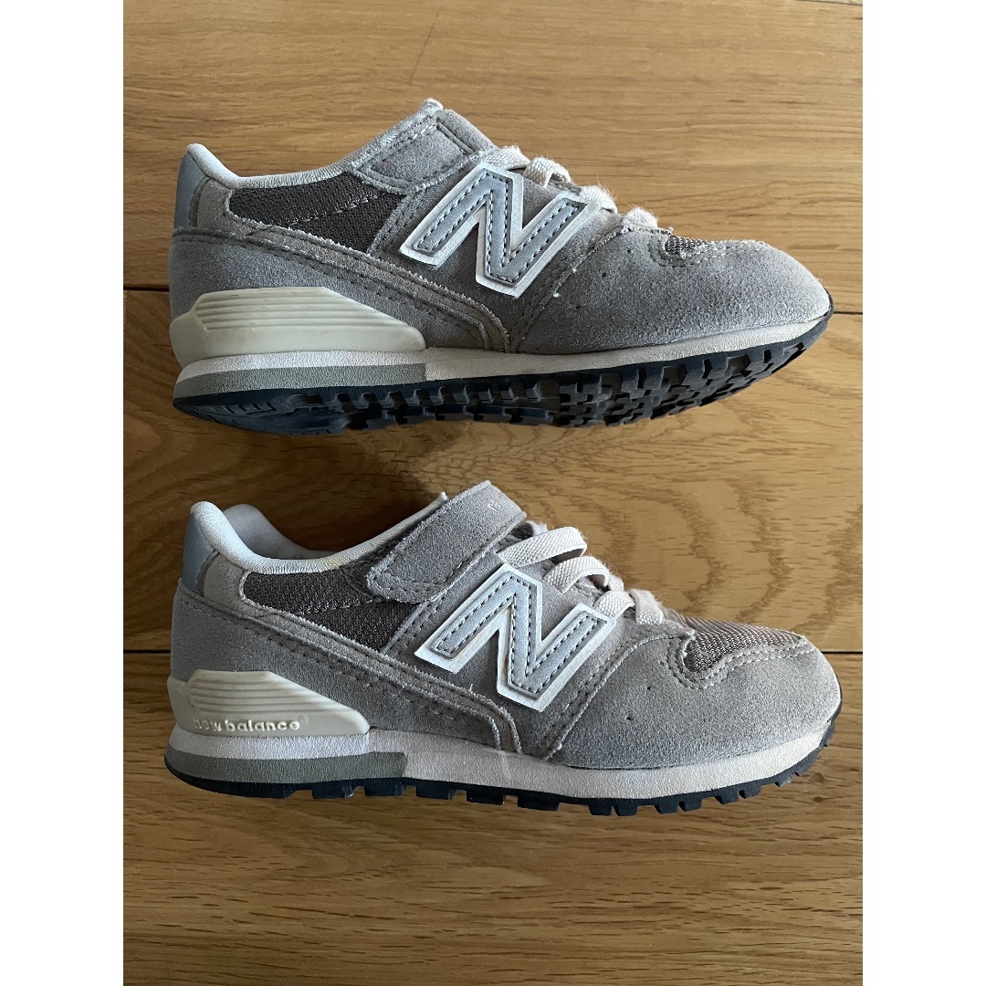 996（New Balance）(キュウキュウロク)のnew balance 17cm  キッズ/ベビー/マタニティのキッズ靴/シューズ(15cm~)(スニーカー)の商品写真