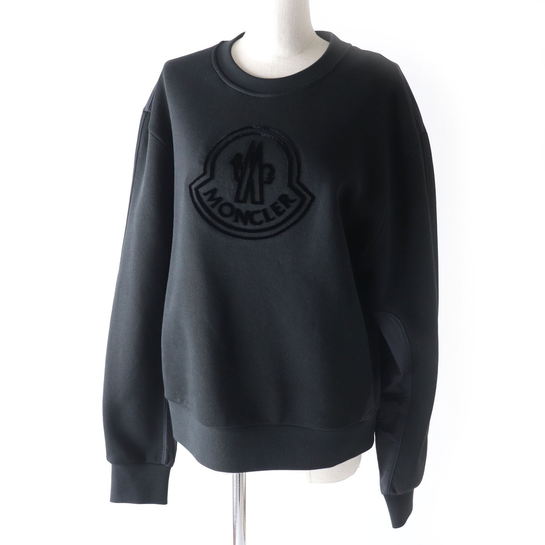 MONCLER(モンクレール)の未使用品 MONCLER モンクレール 22年製 SWEAT SHIRT スウェットシャツ ロゴデザイン 長袖 トレーナー/プルオーバー ブラック M ハンガー付き 正規品 レディース レディースのトップス(トレーナー/スウェット)の商品写真