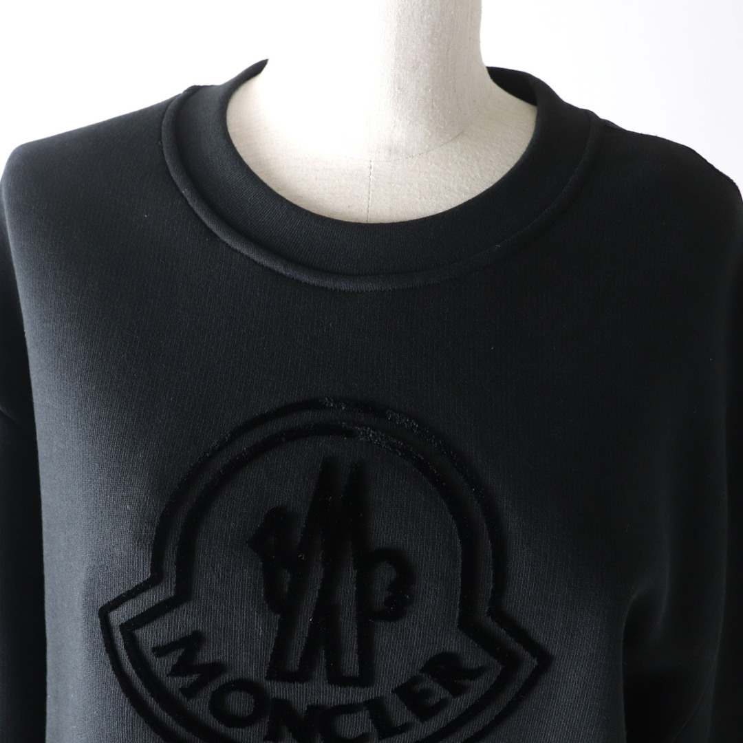 MONCLER(モンクレール)の未使用品 MONCLER モンクレール 22年製 SWEAT SHIRT スウェットシャツ ロゴデザイン 長袖 トレーナー/プルオーバー ブラック M ハンガー付き 正規品 レディース レディースのトップス(トレーナー/スウェット)の商品写真