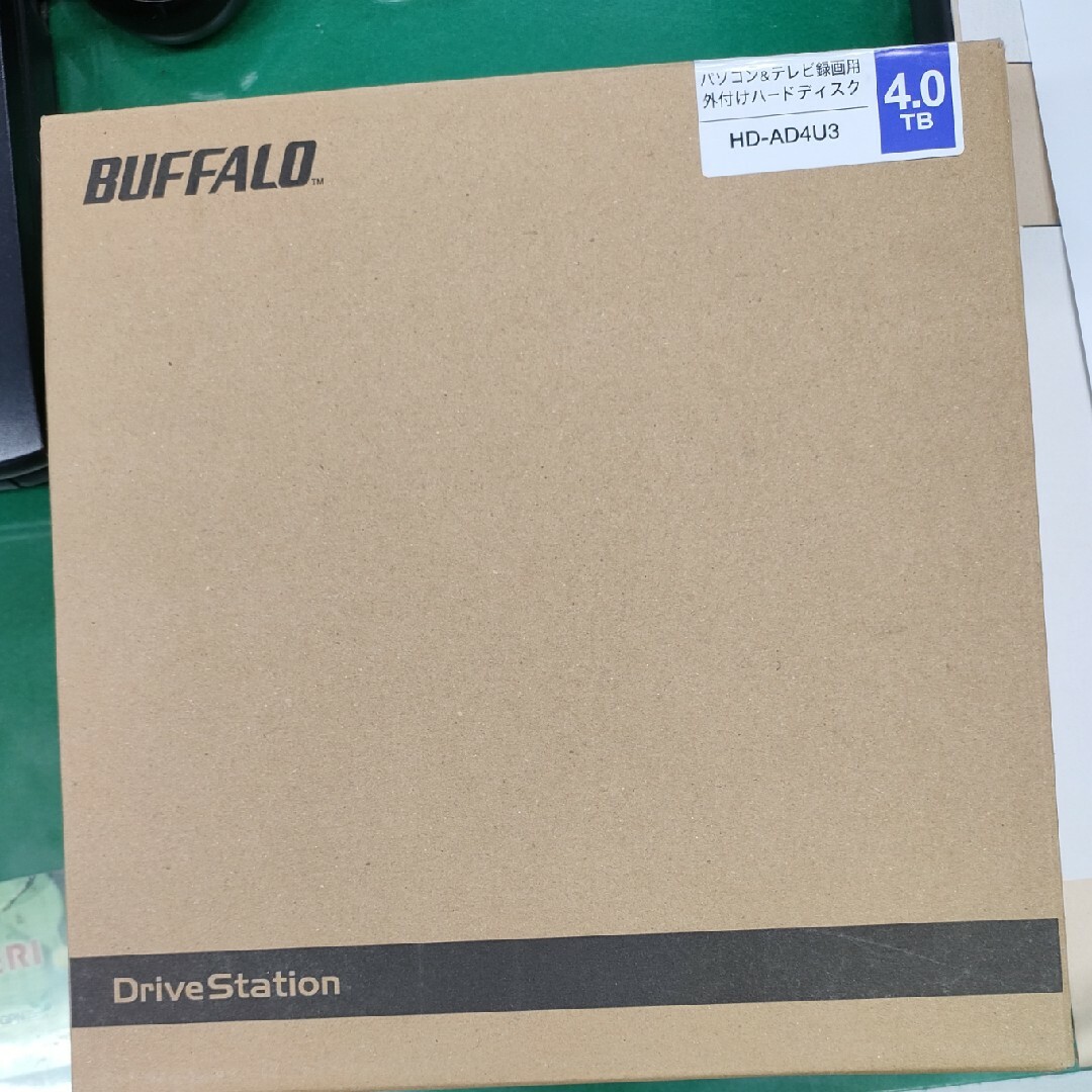 Buffalo(バッファロー)のBUFFALO 外付けハードディスク 4TB テレビ録画/PC/PS4対応 静… スマホ/家電/カメラのPC/タブレット(PC周辺機器)の商品写真