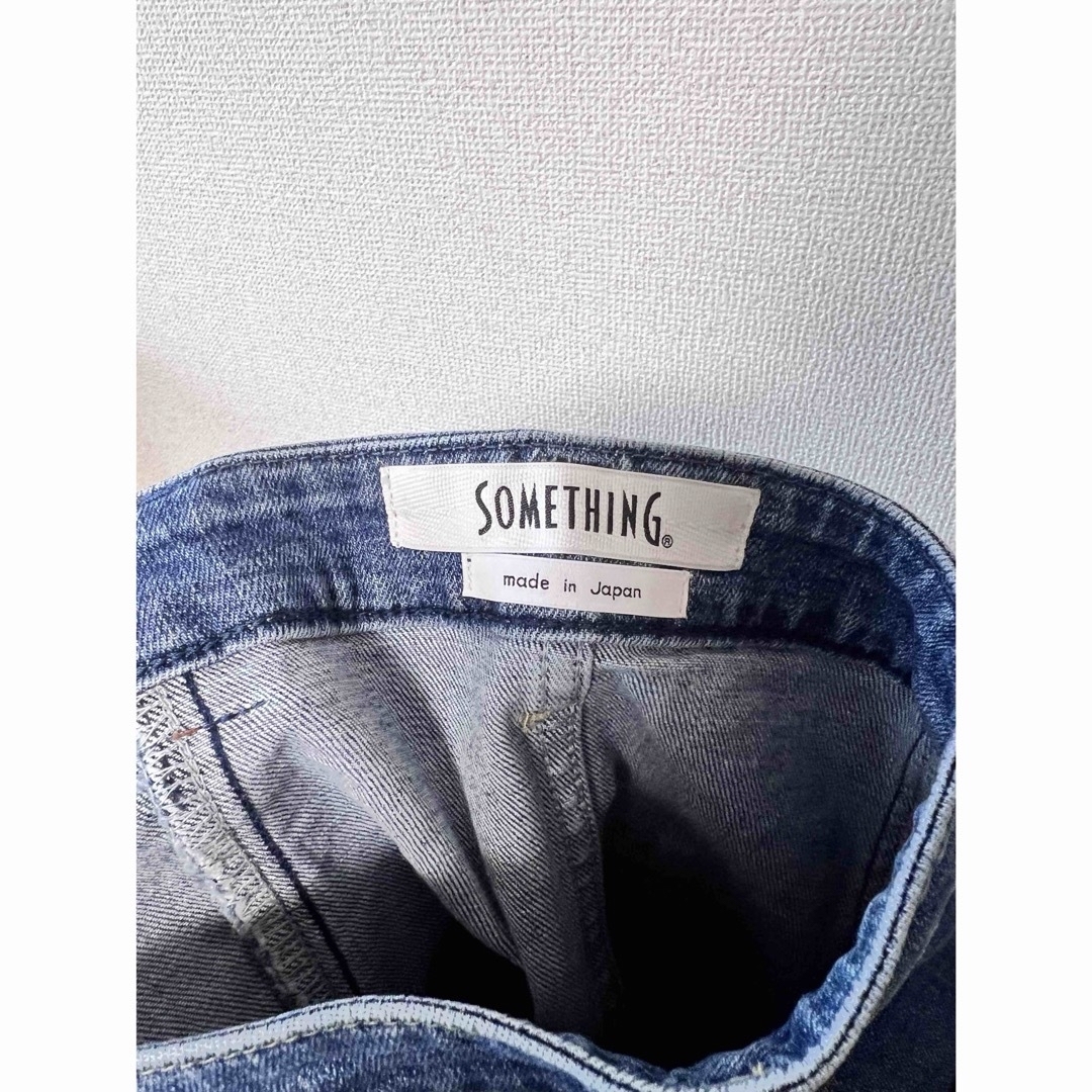 Levi's(リーバイス)のSOMETHING スリットデニムスカート レディースのパンツ(デニム/ジーンズ)の商品写真