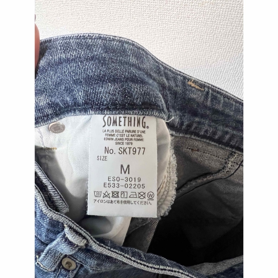 Levi's(リーバイス)のSOMETHING スリットデニムスカート レディースのパンツ(デニム/ジーンズ)の商品写真