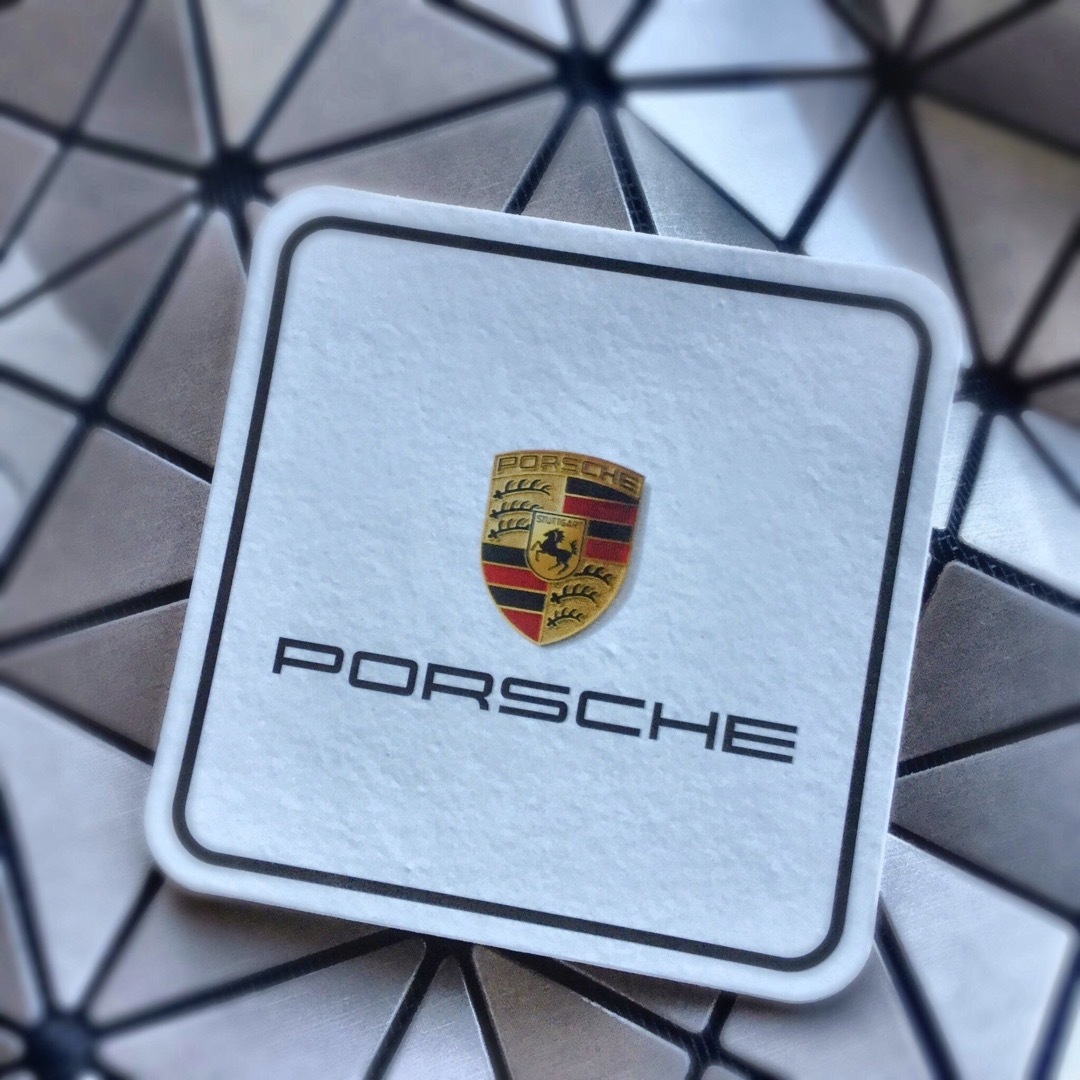 Porsche(ポルシェ)のコルク製コースター　5枚　PORSCHE 新品 自動車/バイクの自動車(車内アクセサリ)の商品写真