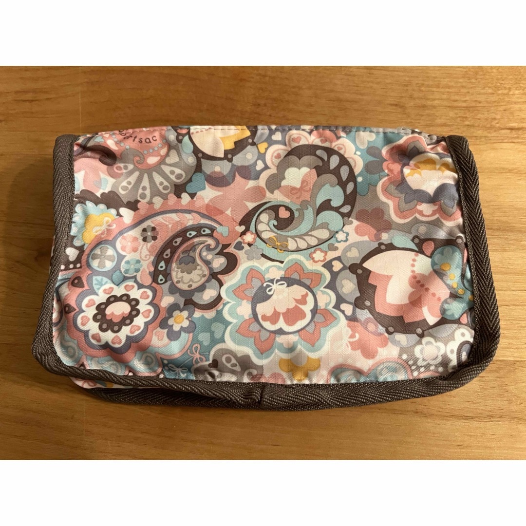 LeSportsac(レスポートサック)のレスポートサック ポーチ 【ペイズリー ピンク 】 レディースのファッション小物(ポーチ)の商品写真