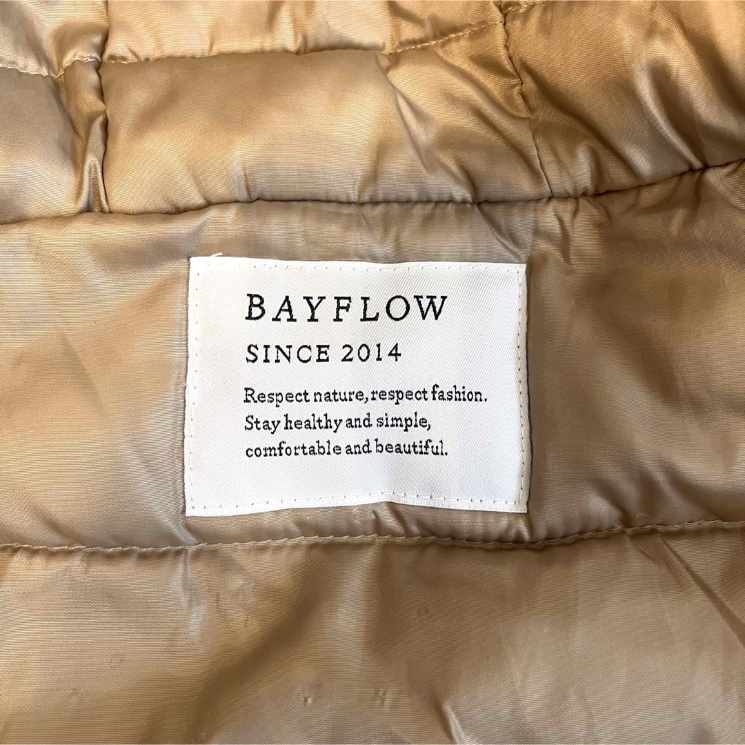 BAYFLOW(ベイフロー)のBAYFLOW　ベージュ　ショート丈ダウンジャケット　レディース レディースのジャケット/アウター(ダウンジャケット)の商品写真