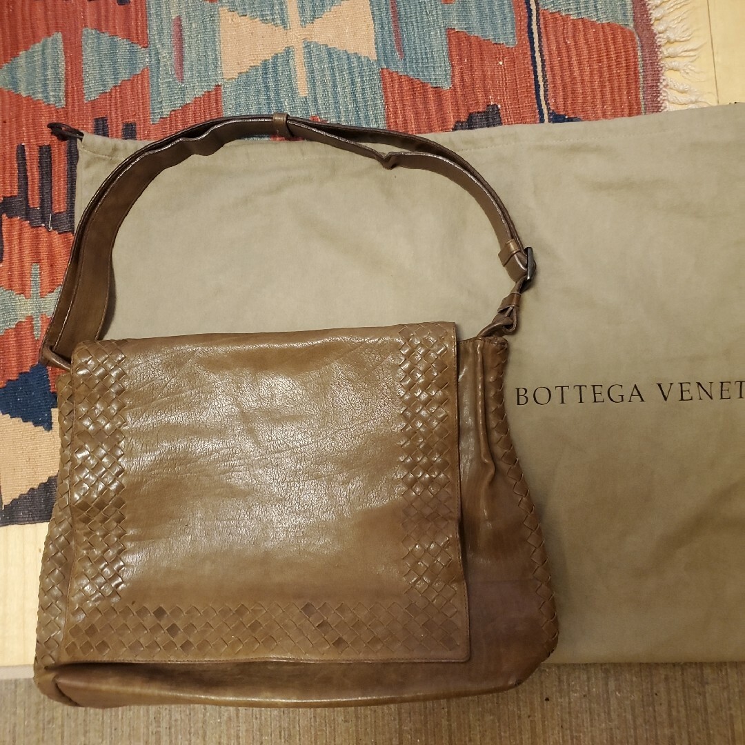 Bottega Veneta(ボッテガヴェネタ)の出来る男の象徴‼️ボッテガヴェネタメッセンジャーイントレチャートショルダーバック メンズのバッグ(メッセンジャーバッグ)の商品写真