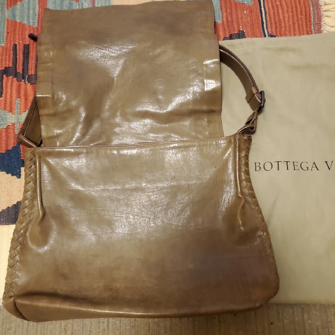 Bottega Veneta(ボッテガヴェネタ)の出来る男の象徴‼️ボッテガヴェネタメッセンジャーイントレチャートショルダーバック メンズのバッグ(メッセンジャーバッグ)の商品写真