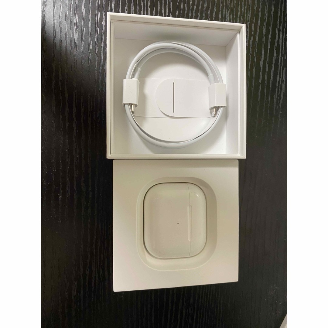 Apple(アップル)のAirPods(第三世代)】APPLE MME73J/A WHITE スマホ/家電/カメラのオーディオ機器(ヘッドフォン/イヤフォン)の商品写真