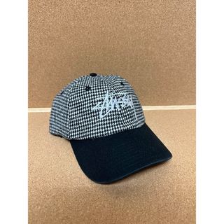 ステューシー(STUSSY)のStussy グラフィックロゴ ハウンドトゥース ツートンカラー スナップバック(キャップ)