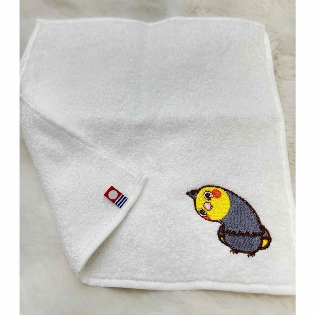 今治タオル(イマバリタオル)の今治タオルハンカチ　オカメインコ刺繍 レディースのファッション小物(ハンカチ)の商品写真