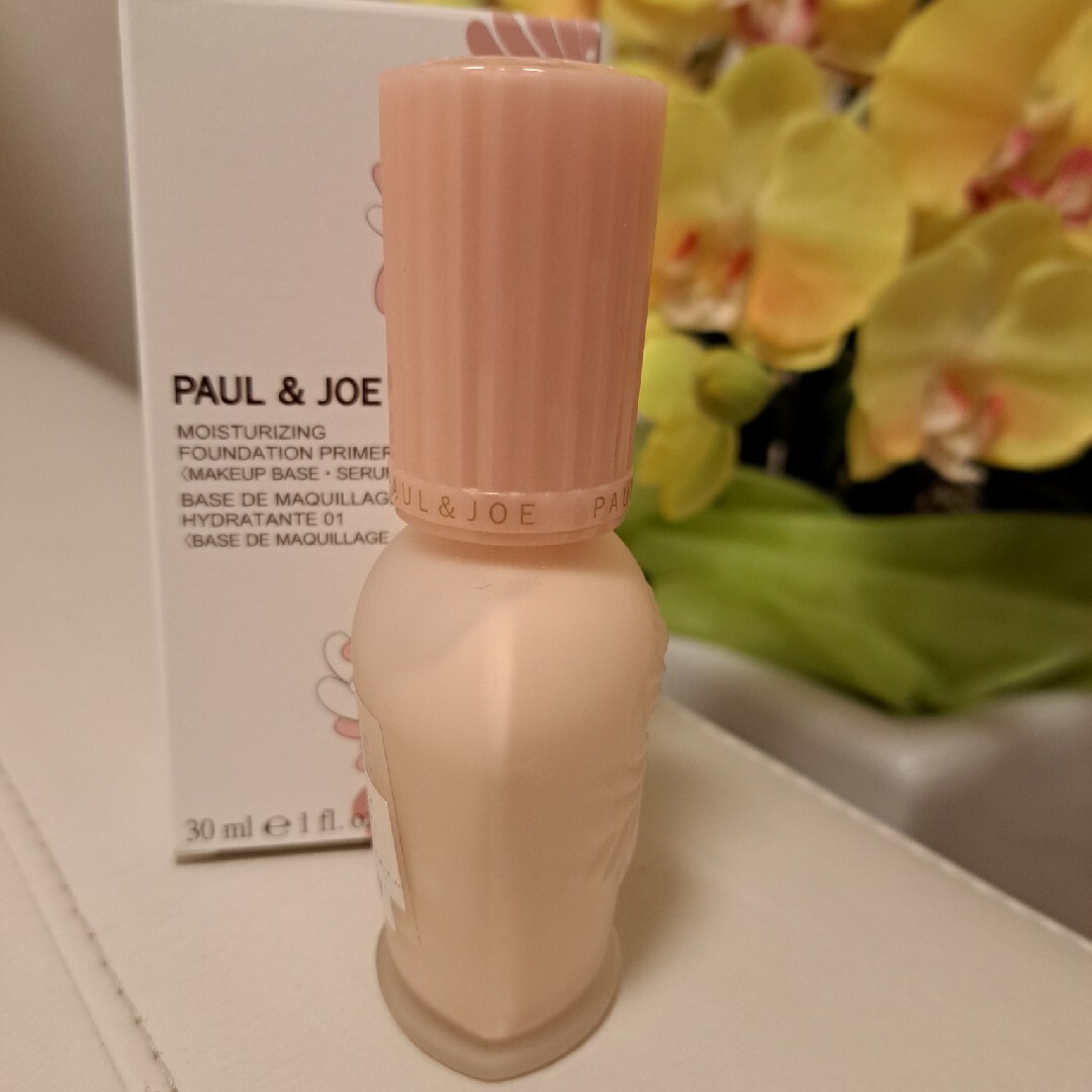 PAUL & JOE(ポールアンドジョー)のモイスチュアライジング　ファンデーションプライマー01 コスメ/美容のベースメイク/化粧品(化粧下地)の商品写真