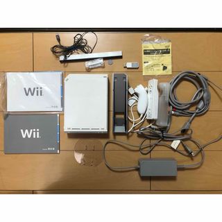 ニンテンドウ(任天堂)のWii 本体　シロ　中古　USBメモリ付き(家庭用ゲーム機本体)