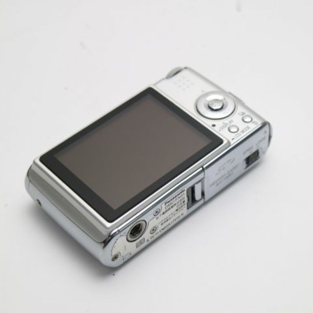 Panasonic(パナソニック)の超美品 DMC-FX01 シルキーシルバー  スマホ/家電/カメラのカメラ(コンパクトデジタルカメラ)の商品写真