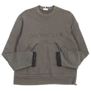 モンクレール(MONCLER)の【ドンドン見直し】良品 MONCLER モンクレール 2018年製 E10918040850 V8011 MAGLIA GIROCOLLO コットン100% ロゴプリント/ロゴパッチ付き トリコロール クルーネック 異素材切替 スウェット グレー L 正規品 メンズ(スウェット)