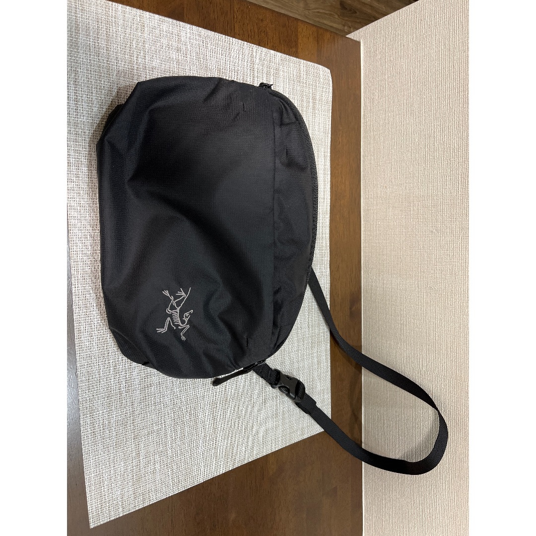 ARC'TERYX(アークテリクス)のアークテリクス Heliad 6L Crossbody bag スポーツ/アウトドアのアウトドア(その他)の商品写真