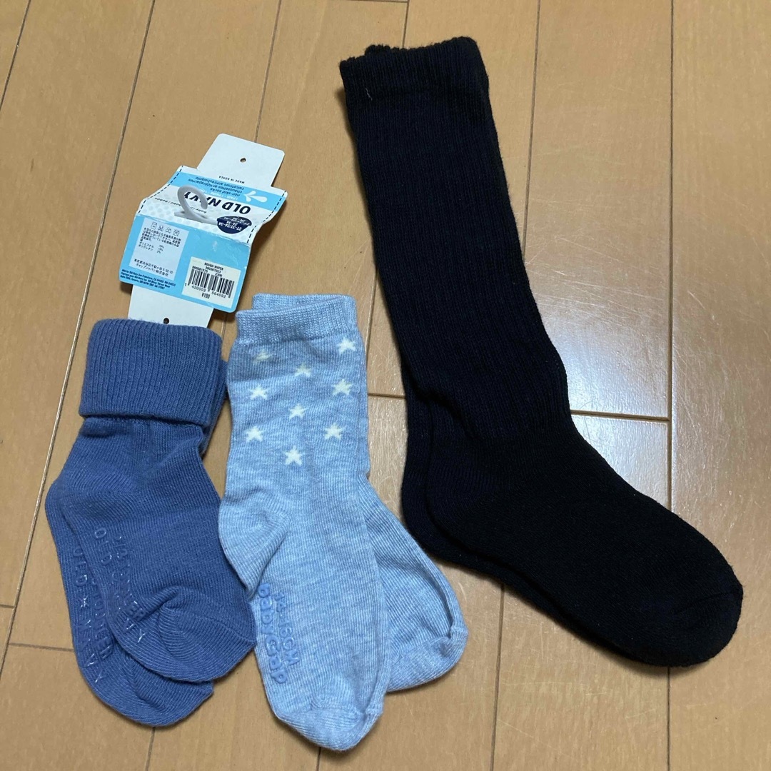 babyGAP(ベビーギャップ)の未使用靴下3足セット14から16センチ キッズ/ベビー/マタニティのこども用ファッション小物(靴下/タイツ)の商品写真