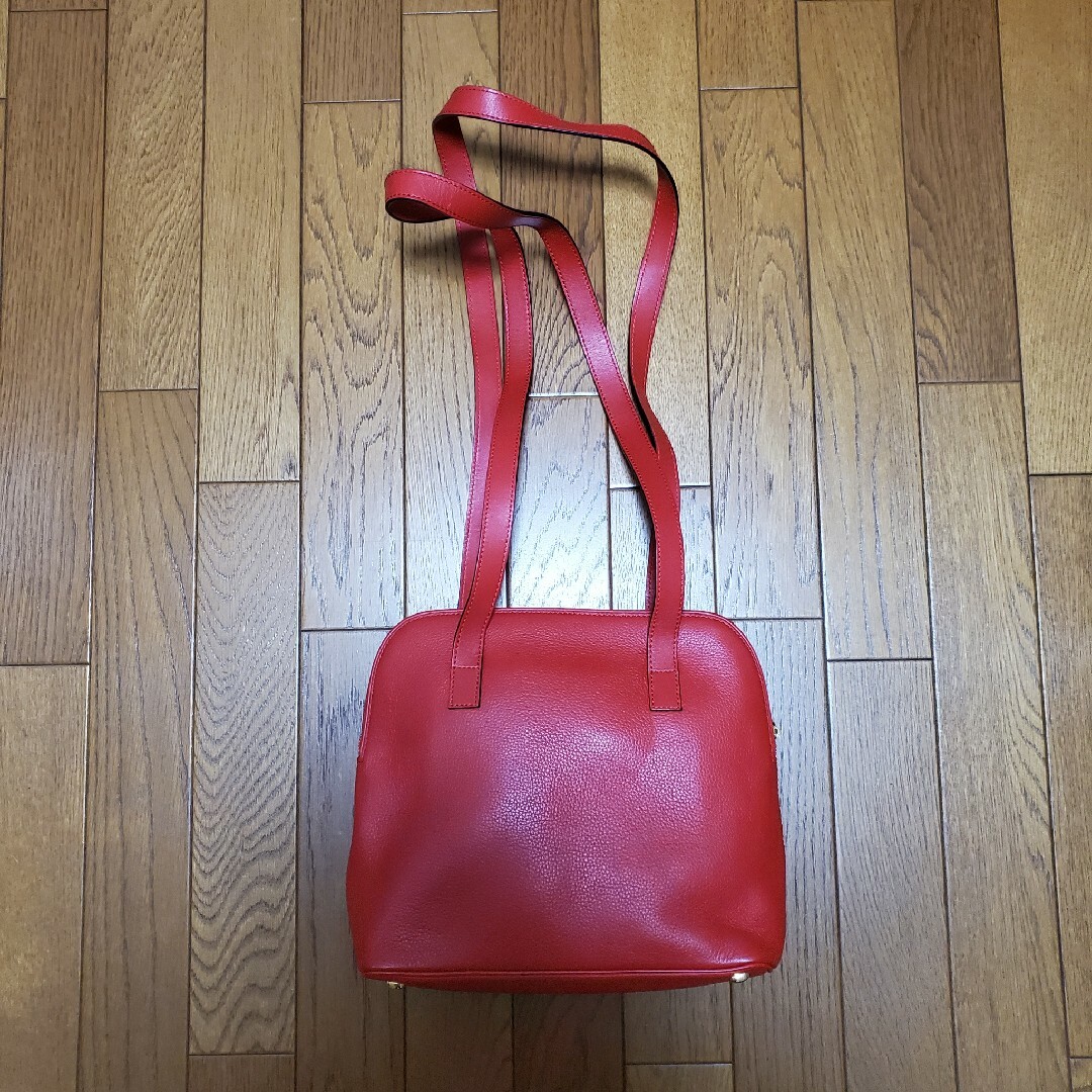 celine(セリーヌ)のCELINE　ショルダーバッグ　赤 レディースのバッグ(ショルダーバッグ)の商品写真