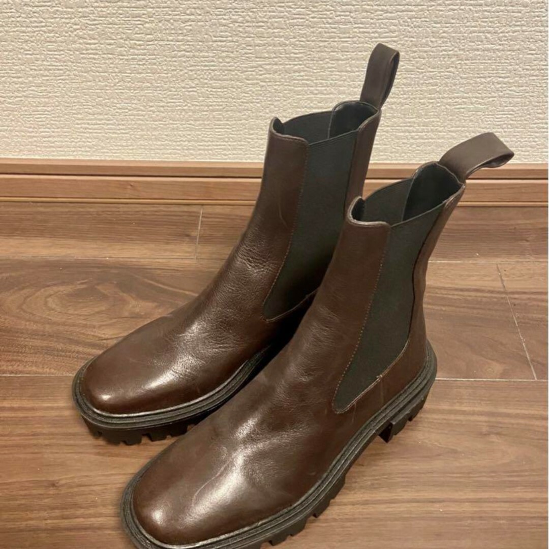 ZARA(ザラ)のリアルレザー ショートブーツ size38 レディースの靴/シューズ(ブーツ)の商品写真