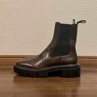 ザラ(ZARA)のリアルレザー ショートブーツ size38(ブーツ)