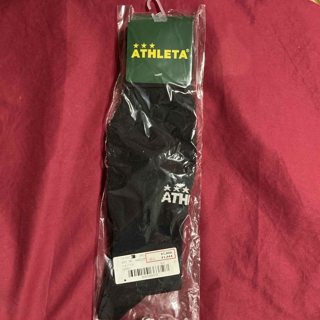 ATHLETA(アスレタ)の【アソパソマソ様専用❗️】ATHLETA サッカーストッキング22〜24cm 黒 スポーツ/アウトドアのサッカー/フットサル(その他)の商品写真