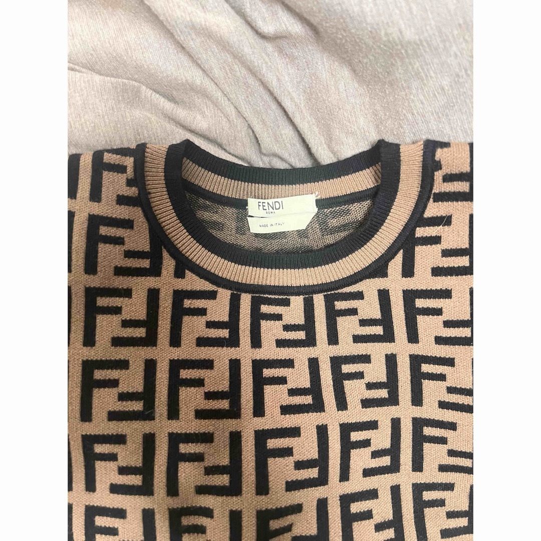 美品 フェンディ FENDI ロゴ 長袖ニット セーター 美品 フェンディ FENDI ロゴ 長袖ニット セーター