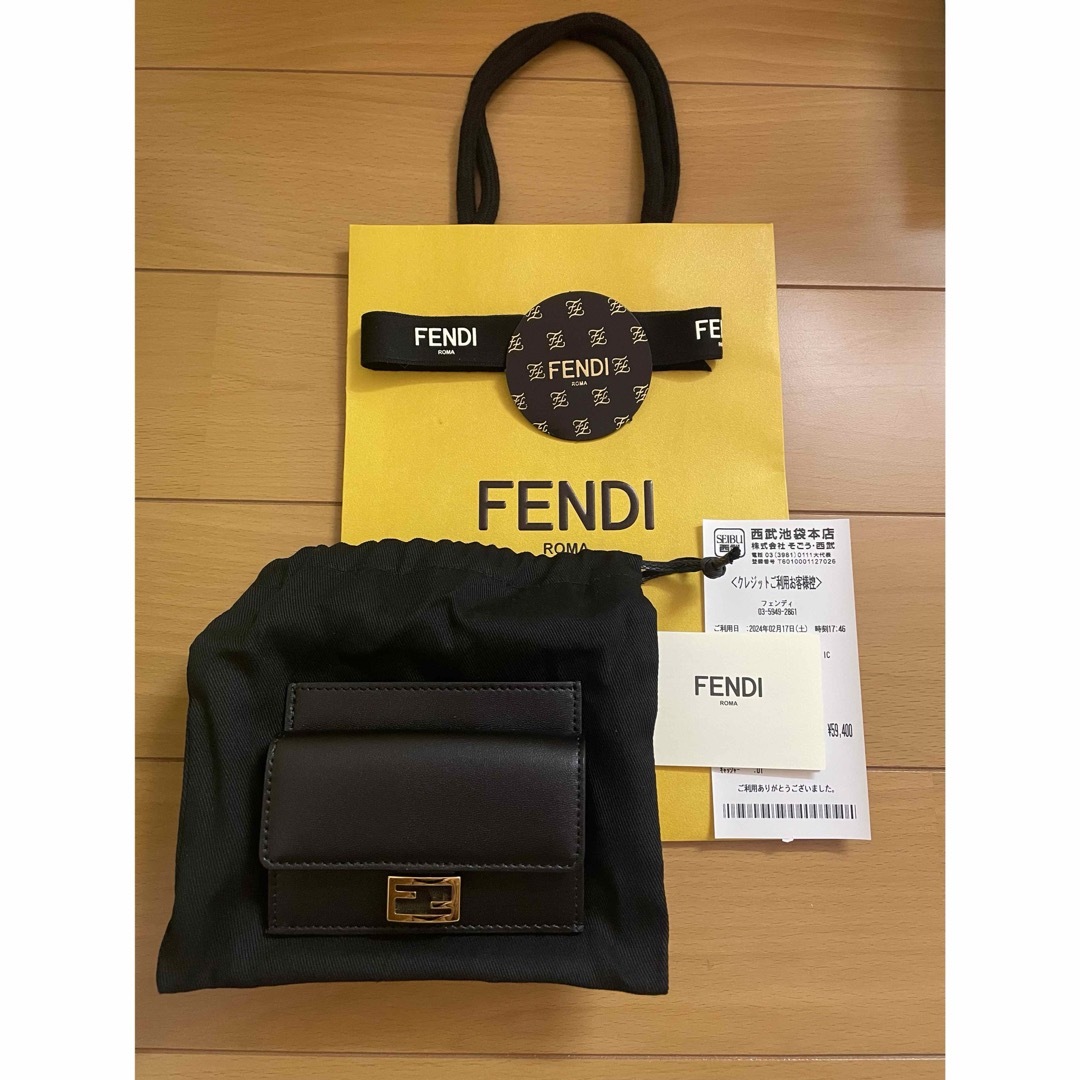 FENDI(フェンディ)のFENDIカードケース レディースのファッション小物(パスケース/IDカードホルダー)の商品写真