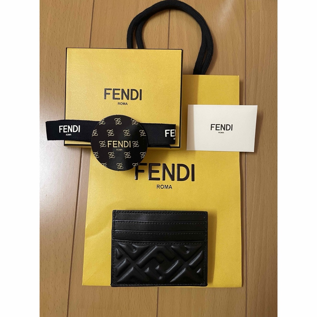 FENDI(フェンディ)のFENDIカードケース レディースのファッション小物(パスケース/IDカードホルダー)の商品写真