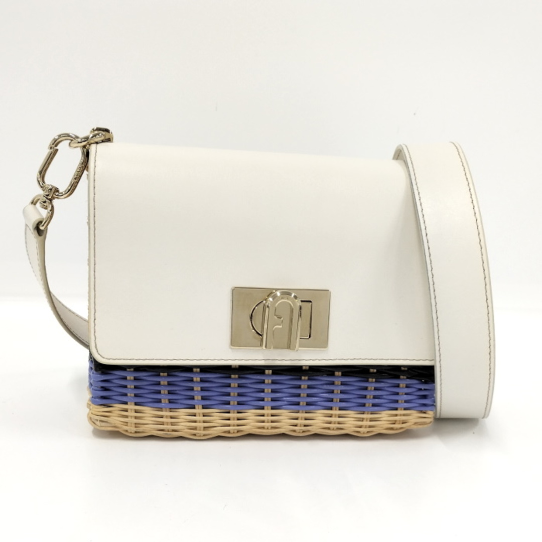 Furla(フルラ)のFURLA ショルダーバッグ かごバッグ ストロー PVC ホワイト系 ブルー系 レディースのバッグ(かごバッグ/ストローバッグ)の商品写真