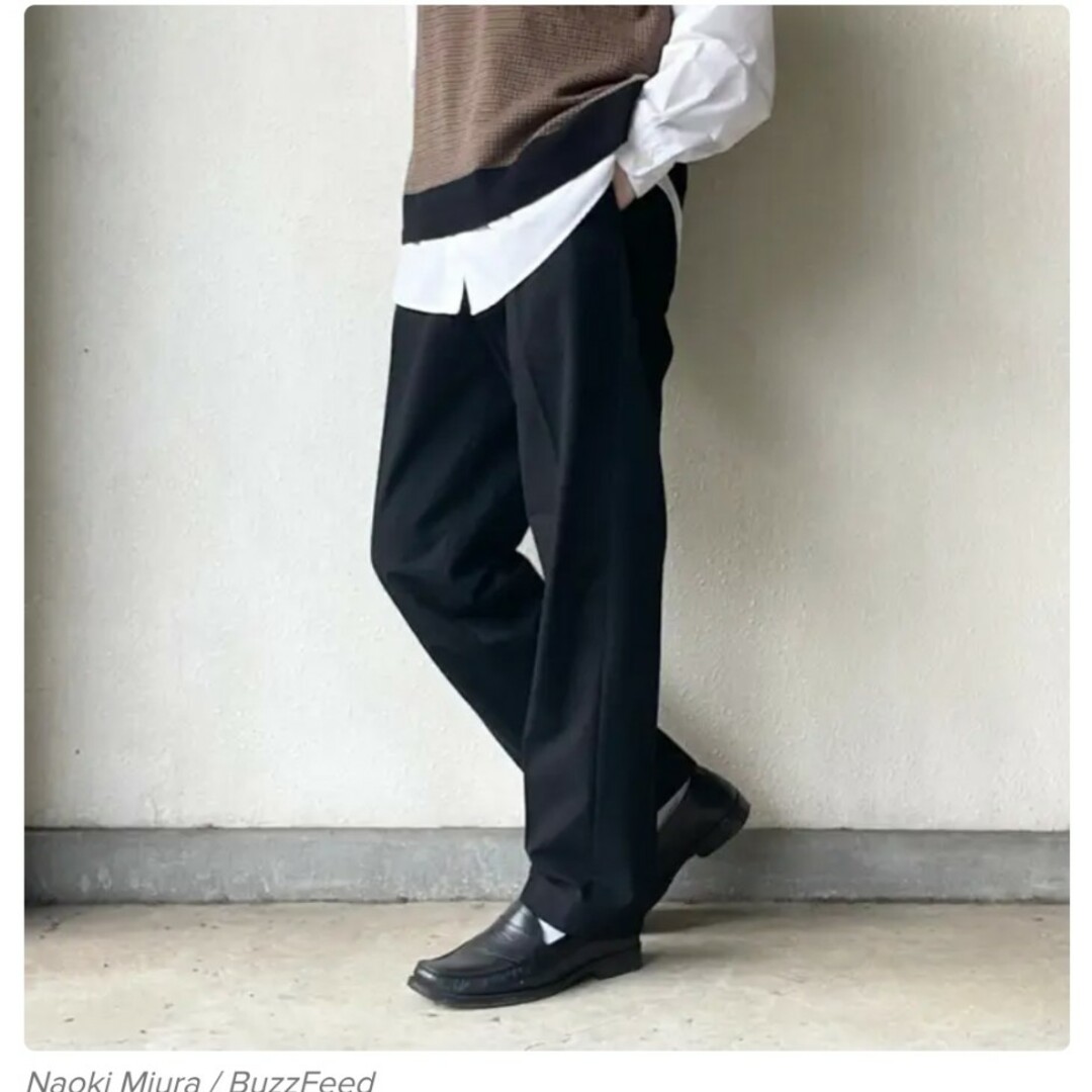 UNIQLO(ユニクロ)の【新品未使用】 ユニクロ タックテーパードパンツ ブラック Mサイズ UNIQL メンズのパンツ(スラックス)の商品写真