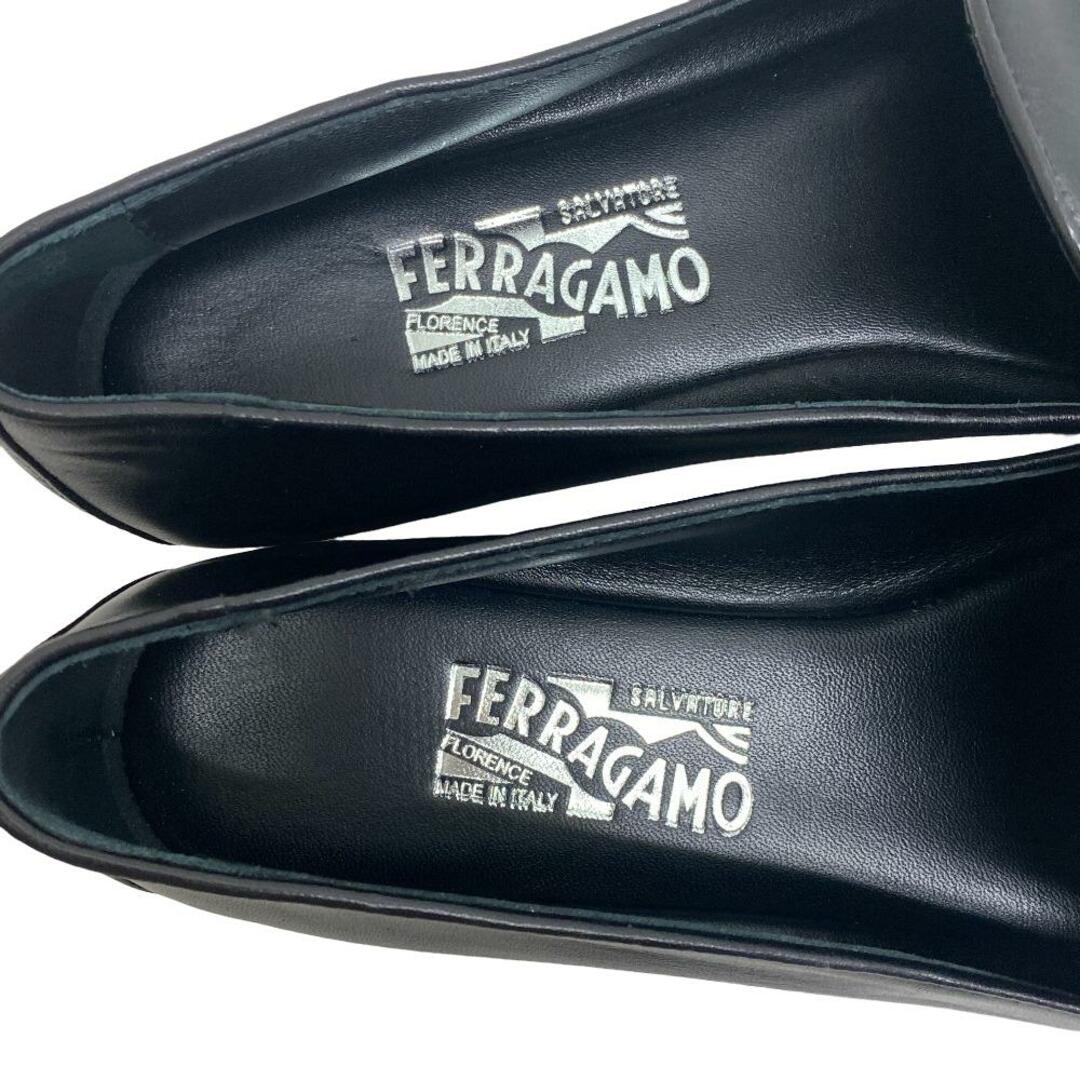 Salvatore Ferragamo(サルヴァトーレフェラガモ)のサルヴァトーレフェラガモ Salvatore Ferragamo パンプス
 リボン ヴァラ フラットパンプス ブラック レディースの靴/シューズ(ハイヒール/パンプス)の商品写真