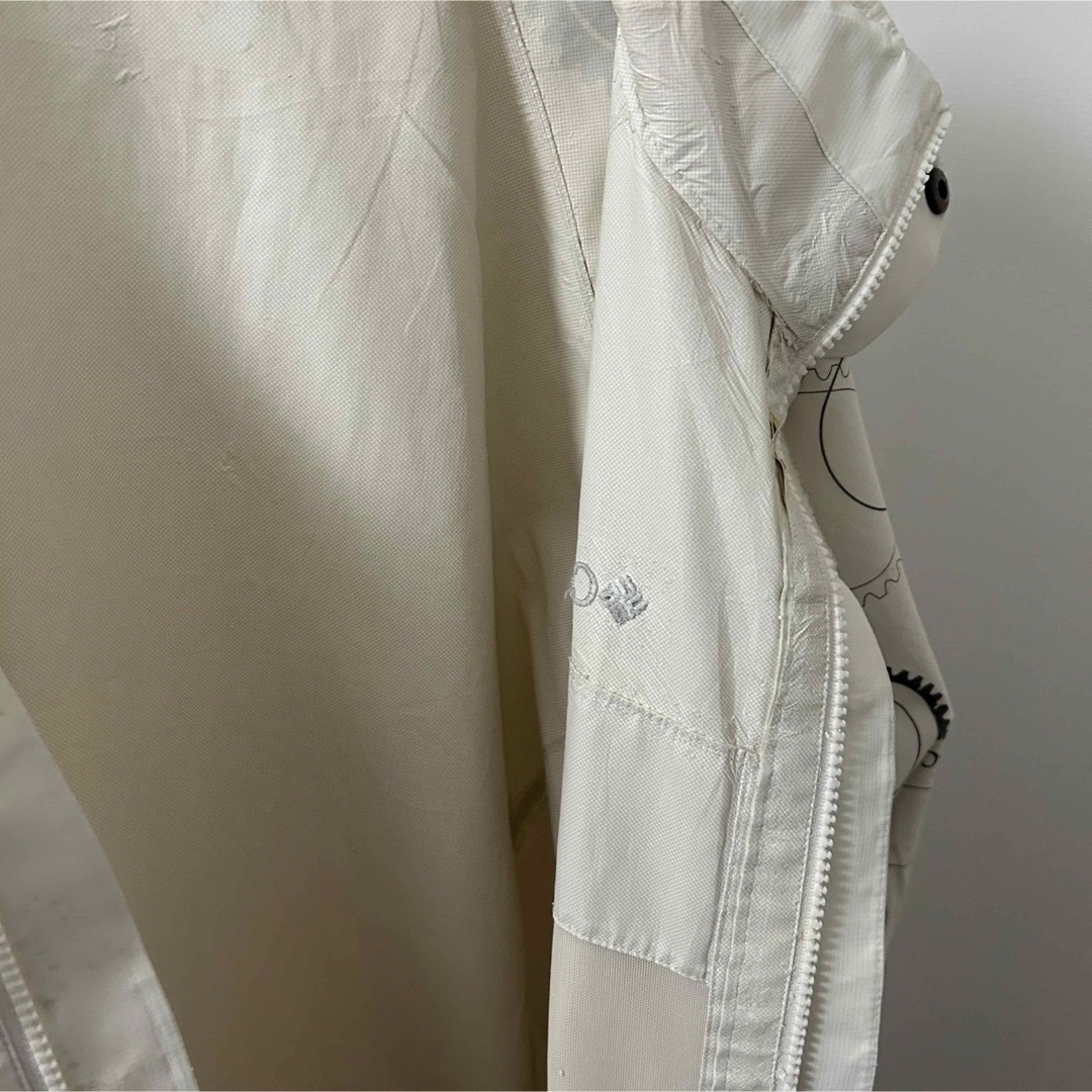 Columbia(コロンビア)のColombia Taitanium ナイロンジャケット 刺繍ロゴ柄入り メンズのジャケット/アウター(ナイロンジャケット)の商品写真