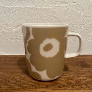 マリメッコ(marimekko)のマリメッコ　マグカップ　ウニッコ　ベージュ(食器)