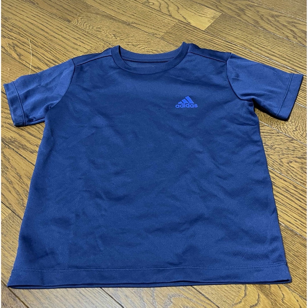 adidas(アディダス)のadidas Tシャツ　130 キッズ/ベビー/マタニティのキッズ服男の子用(90cm~)(Tシャツ/カットソー)の商品写真